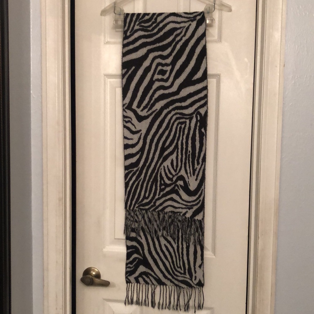 Merona Zebra Print Fleece Acrylic Scarf w/Fringed Edges